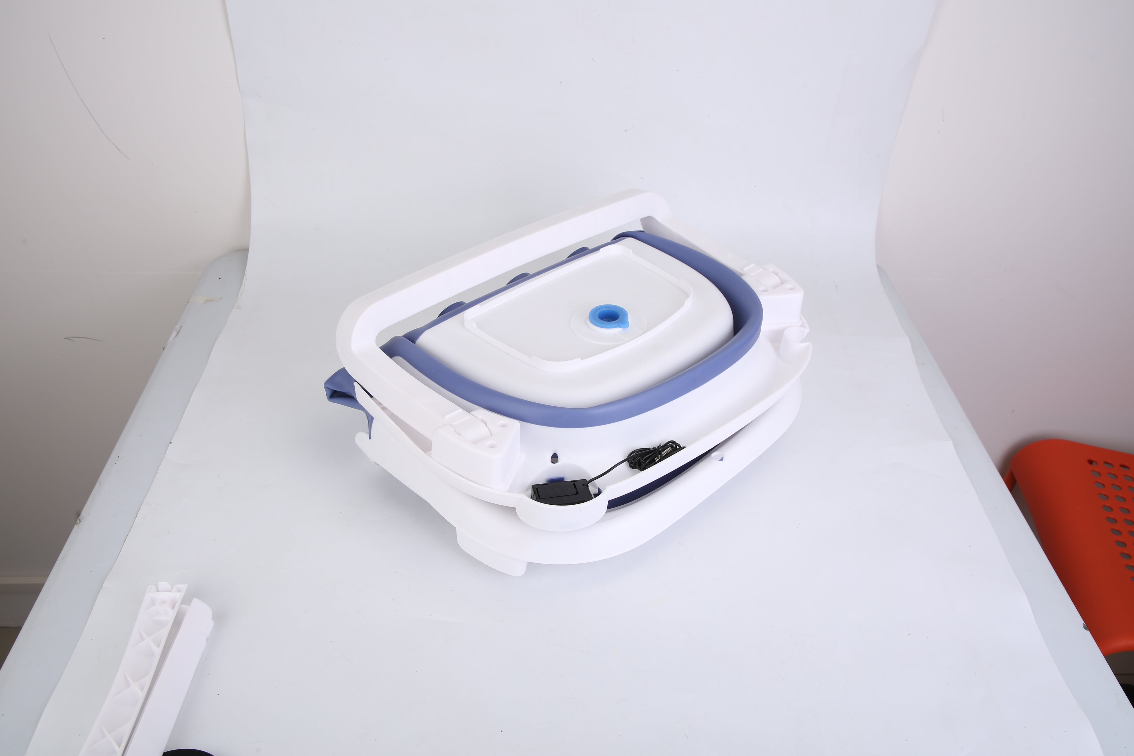 MamaSolved™ Smart Foldable Baby Bathtub with Real-Time Temperature Display